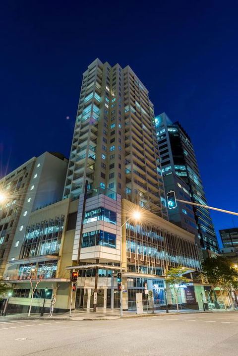 Oaks Brisbane Lexicon Suites - Tourism Hervey Bay 3