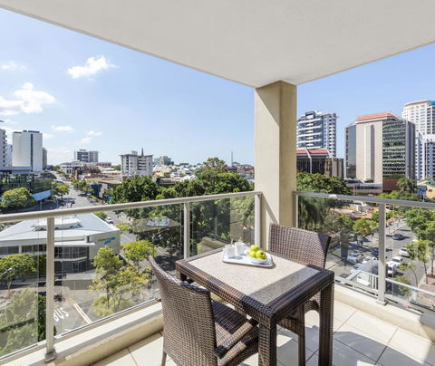 Oaks Brisbane Lexicon Suites - Tourism Hervey Bay 2