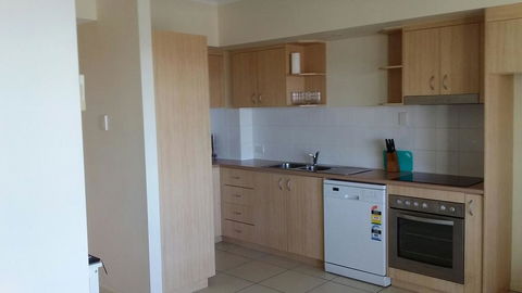 Ocean Breeze Apartments - Hervey Bay Accommodation 2