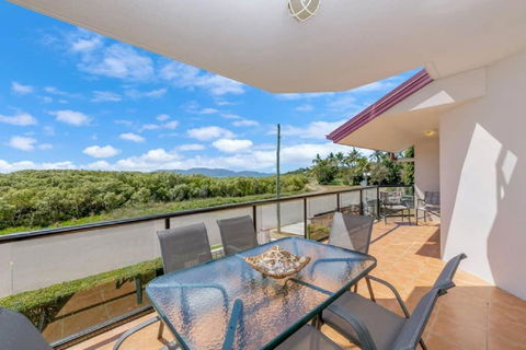 Ocean Breeze, Near Parks And Rowes Bay - Tourism Hervey Bay 2