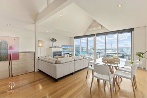 Ocean Grove House With Fantastic Ocean Views - Hervey Bay Accommodation 3