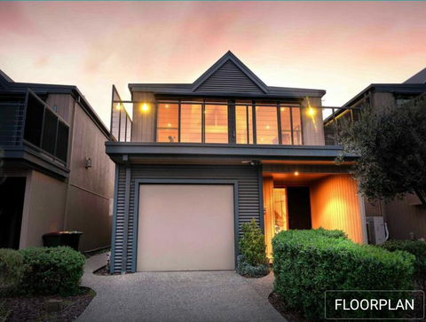 Ocean Grove House With Fantastic Ocean Views - Hervey Bay Accommodation 0