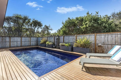 Ocean Luxe Retreat Luxury House With Pool, Tennis Court, Fireplace, Walk To Beach - Tourism Hervey Bay 0