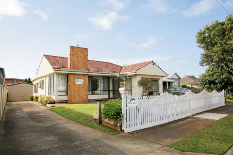 Ocean Views - Hervey Bay Accommodation 0