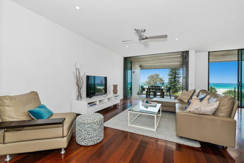 OCEAN VIEWS @ NOR NOR EAST 201 - Hervey Bay Accommodation 2