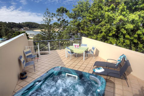 Oceanview 6 With Rooftop Terrace & Spa - Tourism Hervey Bay 0