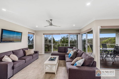 Oceanview Beach Front - Hervey Bay Accommodation 0
