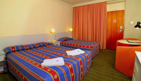 Olympia Motel - Hervey Bay Accommodation 2