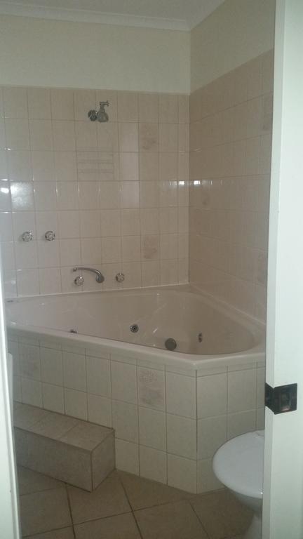 Omeo Motel - Hervey Bay Accommodation 3