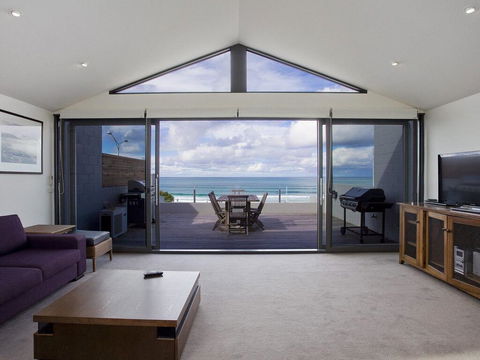One 36 - Tourism Hervey Bay 0