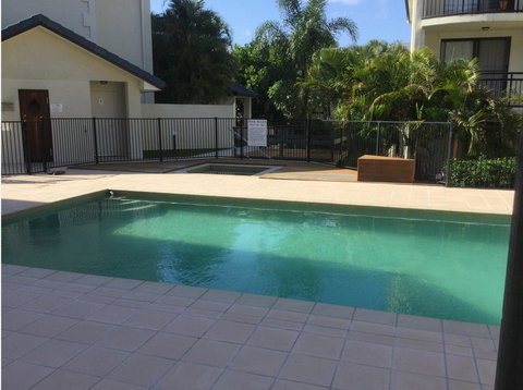 One Bedroom Apartment With Free Wifi - Hervey Bay Accommodation 3