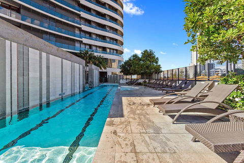 Oracle - 5 Star Luxury - Level 25 - Tourism Hervey Bay 2