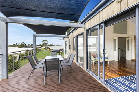Orense - Waterviews In Newlands Arm - Tourism Hervey Bay 0