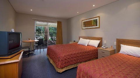 Outback Pioneer Hotel - Hervey Bay Accommodation 1