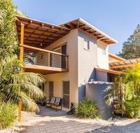 OUTRIGGER - Hervey Bay Accommodation