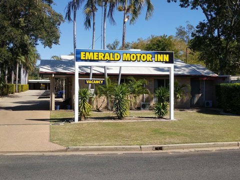 Overflow Emerald Motor Inn - Hervey Bay Accommodation 0