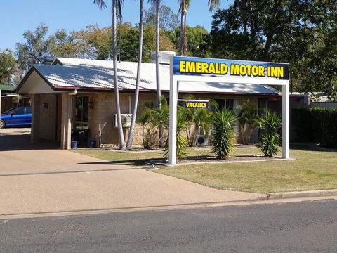 Overflow Emerald Motor Inn - Hervey Bay Accommodation 2