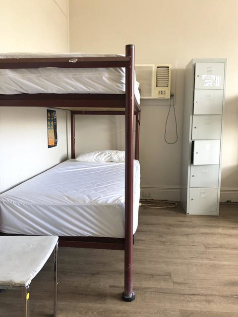 Ozi Inn Backpackers - Hervey Bay Accommodation 3