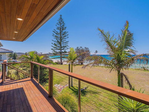 Pacifica 1 - On The Beach At Brooms Head - Tourism Hervey Bay 0
