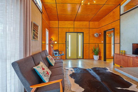 Palm Springs Suite - Hervey Bay Accommodation 2