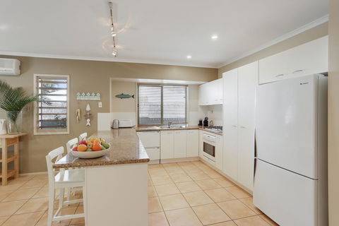 Palm Trees Noosa - Hervey Bay Accommodation 3