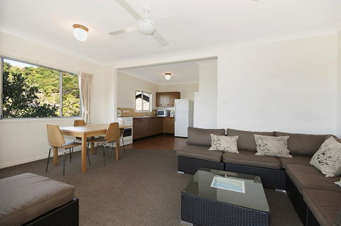 Palm Valley Drive 2/16 - Hervey Bay Accommodation 2