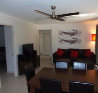 Palmgrove 2 - Rainbow Beach Pet Friendly Fully Fenced Air Conditioned Five Minutes To Beach - Tourism Hervey Bay