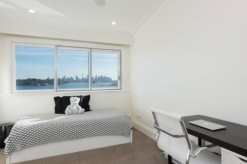 PANORAMIC HARBOUR VIEWS - Hervey Bay Accommodation 2