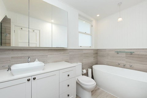 PANORAMIC HARBOUR VIEWS - Hervey Bay Accommodation 0