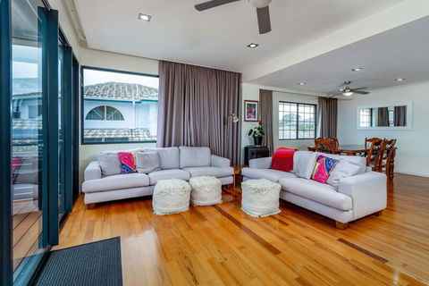 Panoramic Views From Private Roof Top Deck - Hervey Bay Accommodation 3