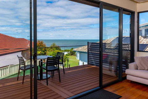 Panoramic Views From Private Roof Top Deck - Hervey Bay Accommodation 2