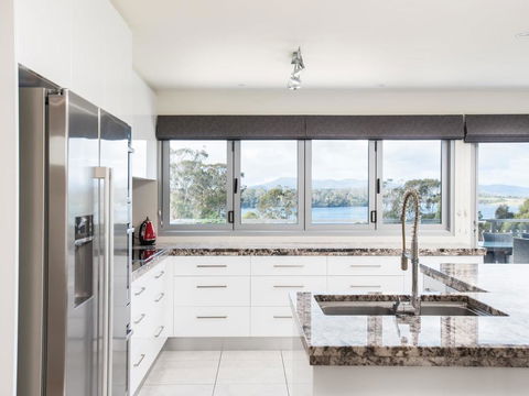 Paradise Point - Tamar Valley 14 Persons Residence With Pool - Tourism Hervey Bay 3