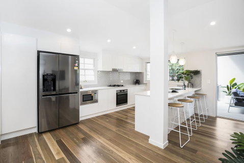 Park Avenue Terrace House Sleeps 9 - Hervey Bay Accommodation 0