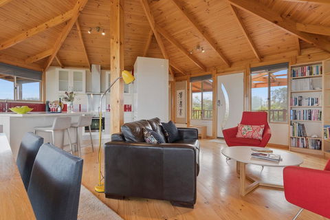 Peace & Plenty - Hervey Bay Accommodation 2