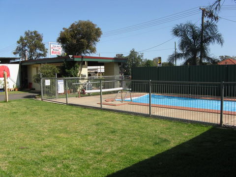 Peak Hill Golden Peak Budget Motel - Hervey Bay Accommodation 2