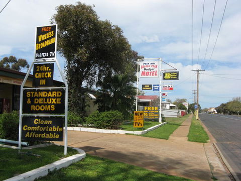 Peak Hill Golden Peak Budget Motel - Hervey Bay Accommodation 0
