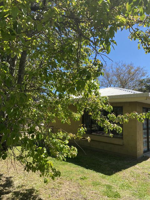 Pear Tree Cottage At Amiens - Hervey Bay Accommodation 2
