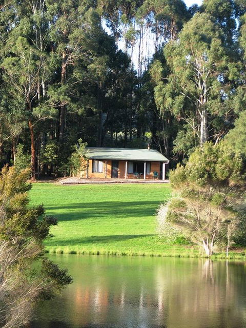 Pemberton Lake View Chalets - Hervey Bay Accommodation 3