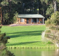Pemberton Lake View Chalets - Tourism Hervey Bay