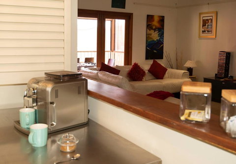 Pemberton Lodge - Hervey Bay Accommodation 0