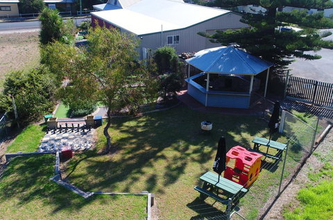 Pemberton Lodge - Hervey Bay Accommodation 1