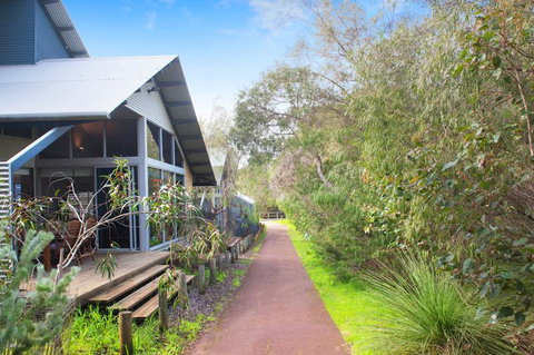 PEPPY TREE HOUSE - Hervey Bay Accommodation 0
