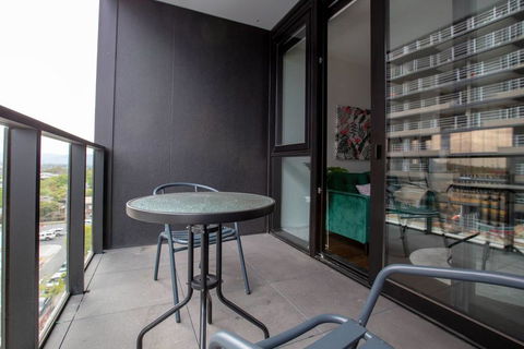 Perfect Location 2 Bdrs Apartment@Glen Waverley - Hervey Bay Accommodation 3