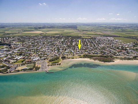 PERFECT ON PYMBLE AVE - Tourism Hervey Bay 3