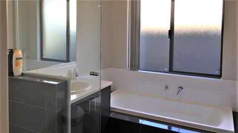 Perth Urban Vacation Home - Close To City & Airport - Tourism Hervey Bay 1