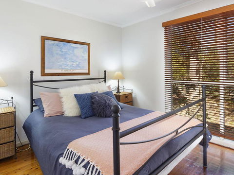 Pet Friendly - Bennetts Beach Cottage - Hervey Bay Accommodation 1