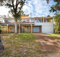 Pet Friendly 4 Bedroom Holiday Home - River Views - Hervey Bay Accommodation