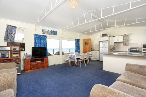Peter's Port - Hervey Bay Accommodation 2