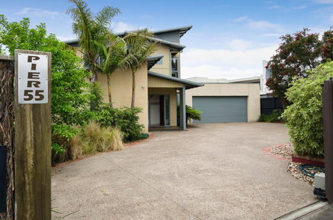 PIER 55 - DROMANA... - Hervey Bay Accommodation 2