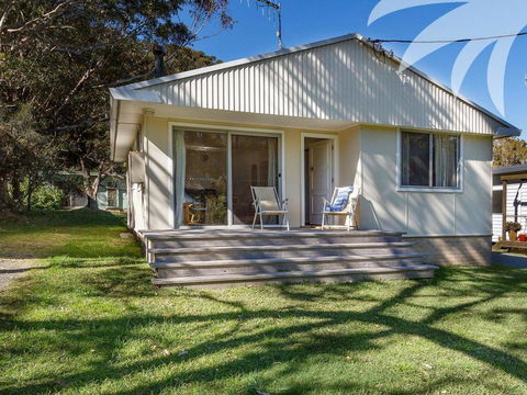 Pippis - Tourism Hervey Bay 0